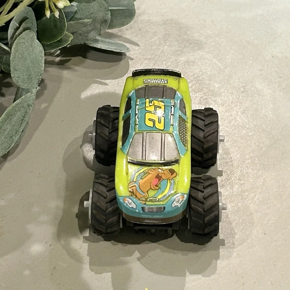 Scooby Doo Monster Truck‎ Rev Treads 2